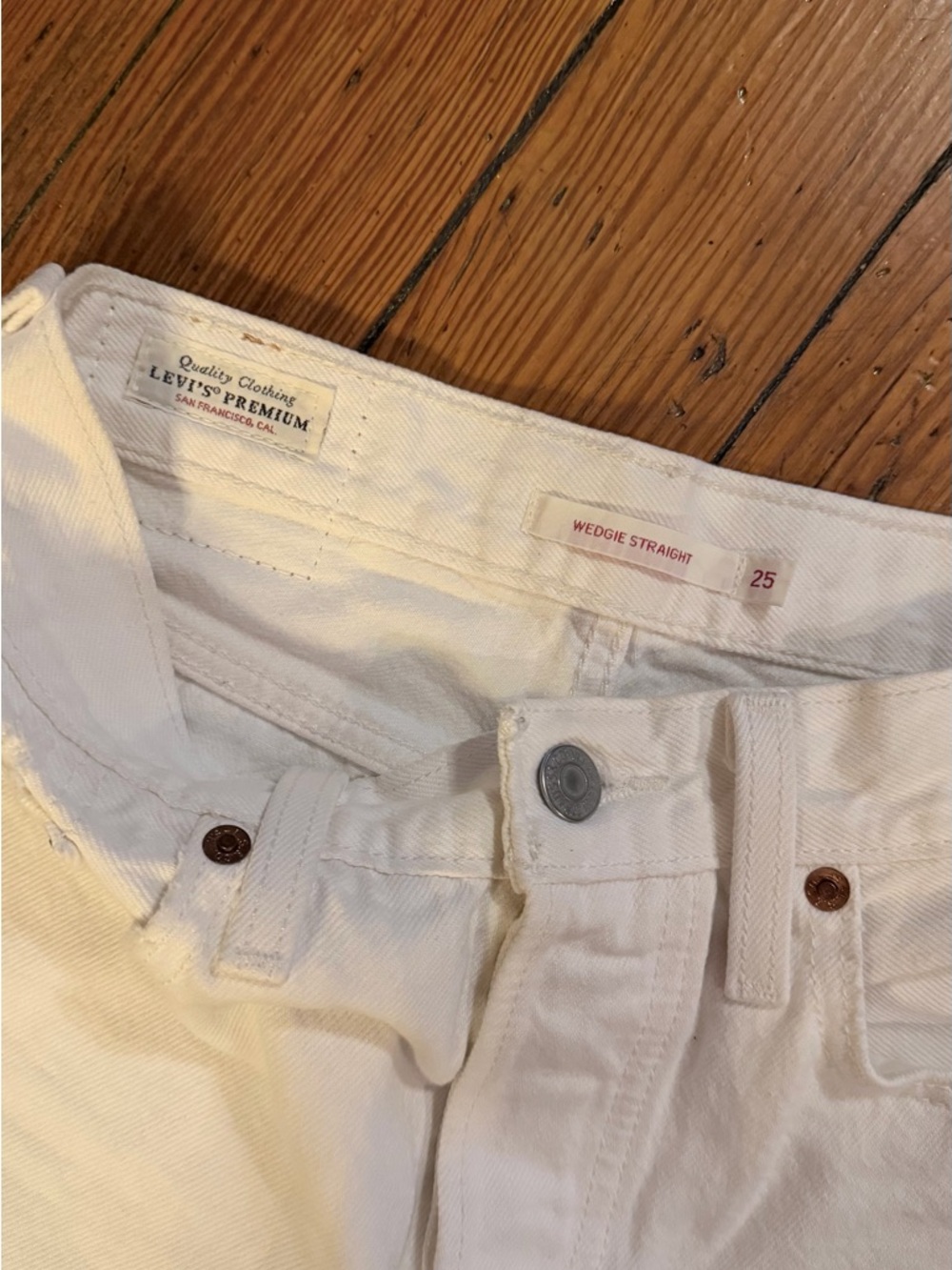 Levi's Premium Wedgie Straight White Distressed Straight Leg Jeans - Picture 3 of 8